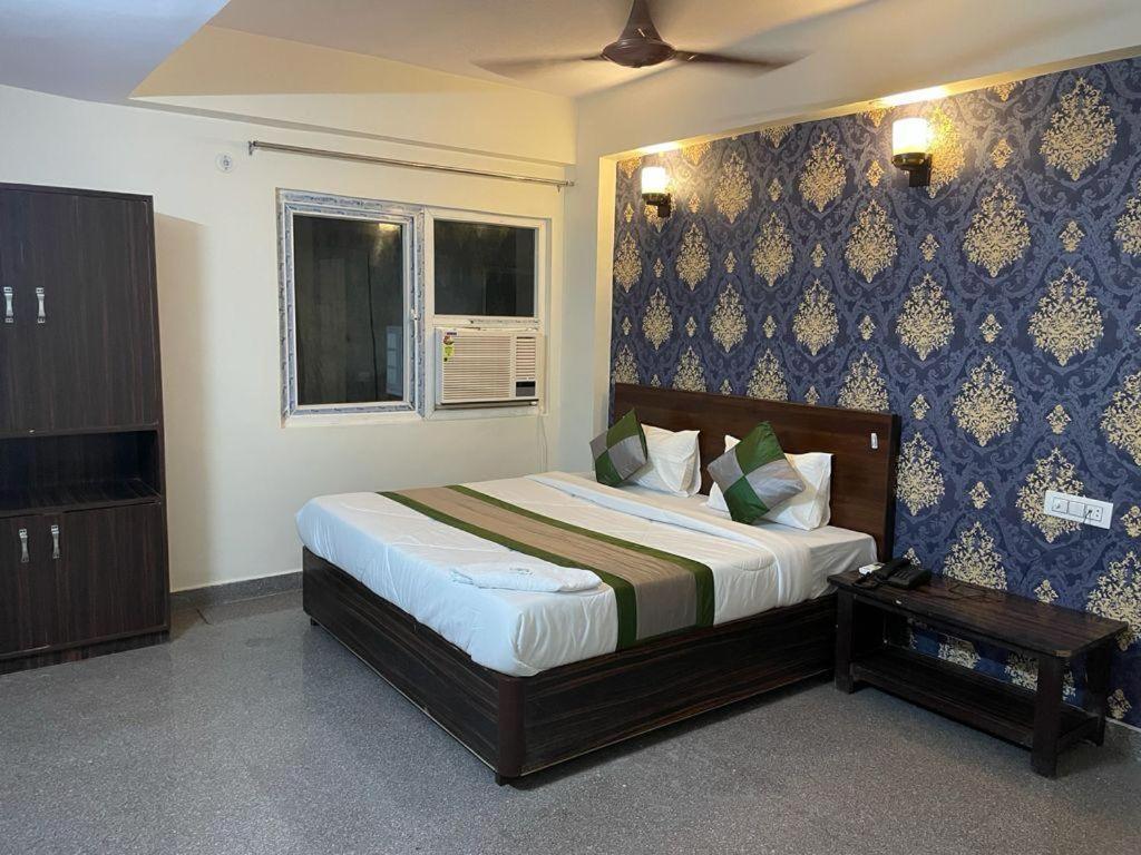 Hotel Dream Taj Family Rooms 200Mtr From Taj Mahal 아그라 외부 사진